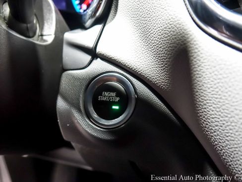 Used 2021 Chevrolet Equinox LS w/ LS Convenience Package FWD image 18