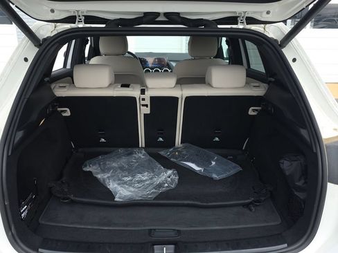 Certified 2025 Mercedes-Benz GLA 250 4MATIC image 9