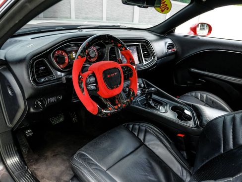 Used 2016 Dodge Challenger SRT Hellcat RWD image 3