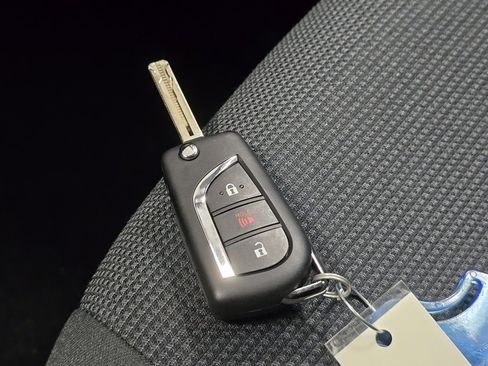 New 2025 Toyota RAV4 LE image 30