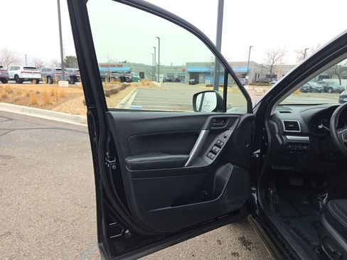 Used 2017 Subaru Forester 2.5i Premium image 9