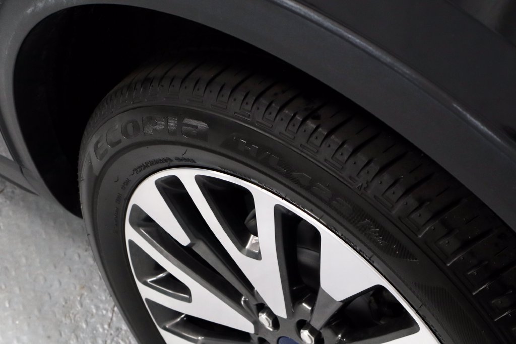 Certified 2020 Ford Escape Titanium AWD/4WD image 20