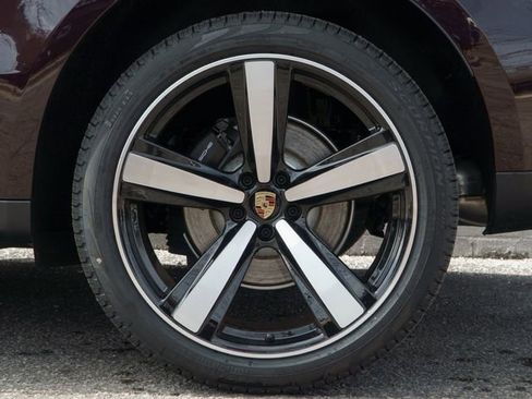 New 2026 Porsche Macan image 13