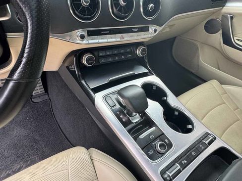 Used 2022 Kia Stinger GT2 image 21