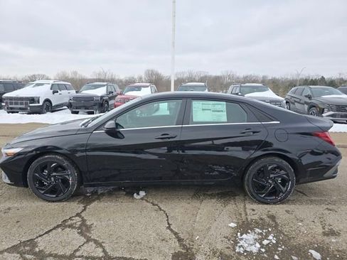 New 2026 Hyundai Elantra SEL Sport Premium FWD image 17