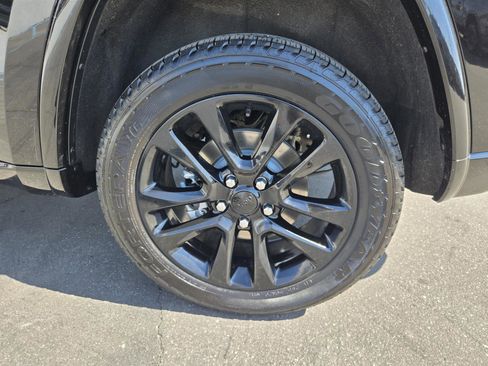 Certified 2021 Jeep Grand Cherokee Laredo X image 35