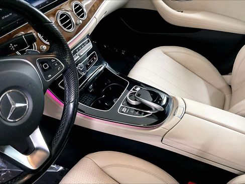 Certified 2017 Mercedes-Benz E 300 4MATIC image 17