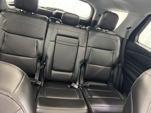 Used 2023 Ford Explorer XLT w/ Equipment Group 202A AWD/4WD image 27