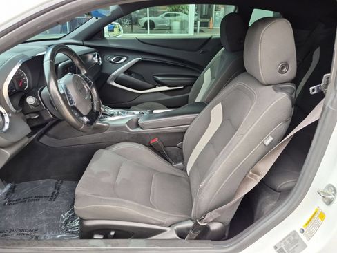 Used 2020 Chevrolet Camaro LT RWD image 21