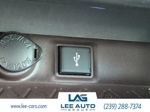 Used 2020 Toyota RAV4 Limited w/ Limited Grade Weather Package AWD/4WD image 29