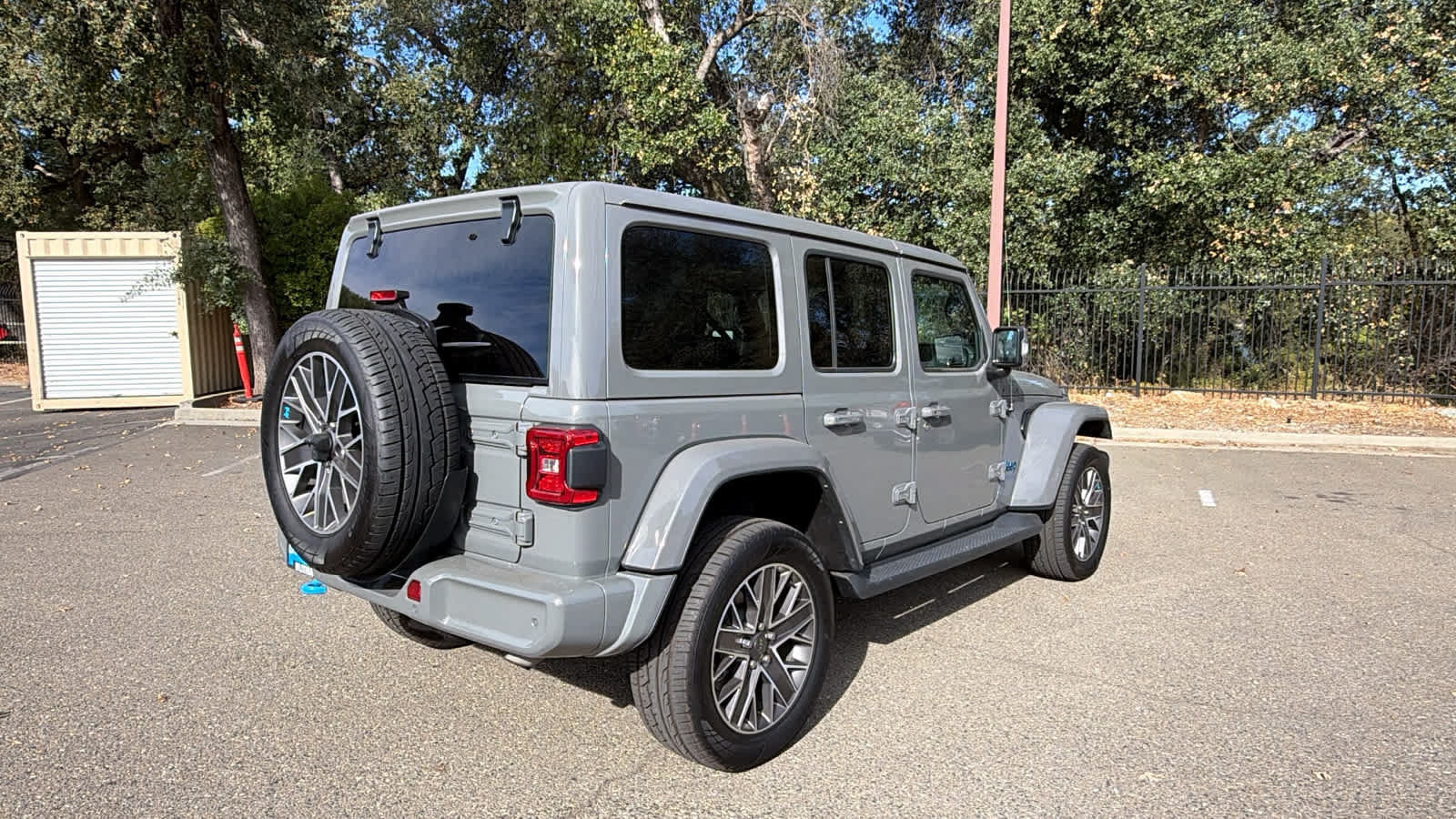 Used 2022 Jeep Wrangler Unlimited Sahara AWD/4WD image 5