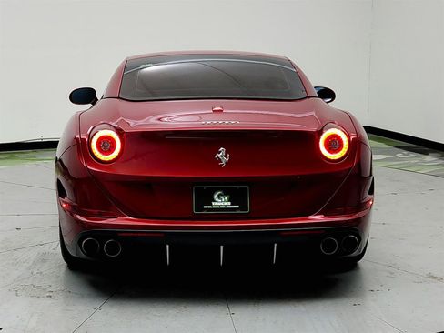 Used 2017 Ferrari California T RWD image 6