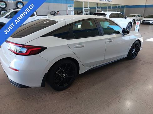 Used 2024 Honda Civic Sport image 3