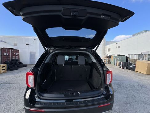 Used 2022 Ford Explorer XLT w/ Equipment Group 202A image 26