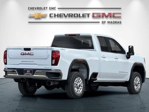 New 2026 GMC Sierra 2500 SLE AWD/4WD image 3