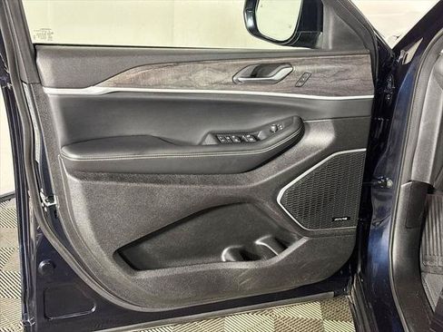 Certified 2023 Jeep Grand Cherokee 4WD 4xe w/ Luxury Tech Group II image 11