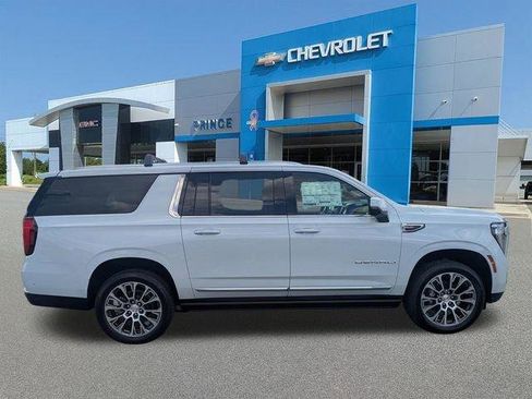 New 2026 GMC Yukon XL Denali w/ Denali Reserve Package RWD image 4