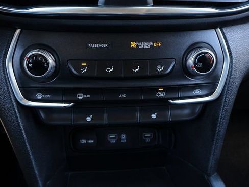 Used 2019 Hyundai Santa Fe SEL image 25