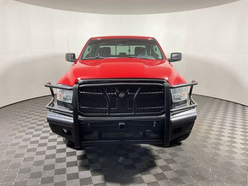 Used 2019 RAM 1500 Classic SLT image 4