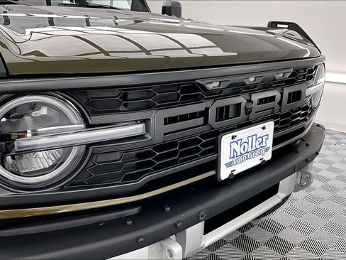 Certified 2025 Ford Bronco Raptor w/ Interior Carbon Fiber Pack AWD/4WD image 28