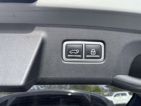 Used 2023 Kia Sorento SX image 49