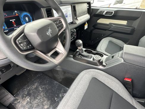 New 2025 Ford Bronco Base w/ Sasquatch Package image 9