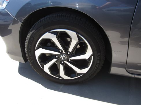 Used 2016 Honda Accord EX image 5