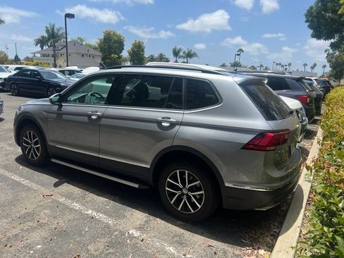 Used 2021 Volkswagen Tiguan SE FWD image 4