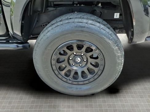 Used 2018 Toyota Tacoma TRD Sport AWD/4WD image 14
