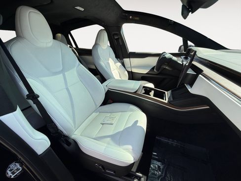 Used 2023 Tesla Model X AWD/4WD image 19