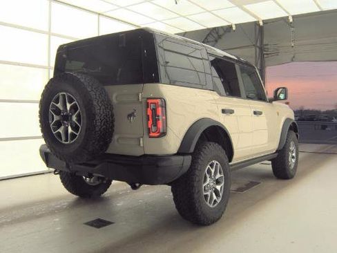 Used 2025 Ford Bronco Badlands AWD/4WD image 4