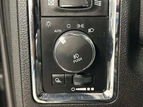 Used 2017 RAM 1500 Laramie image 21