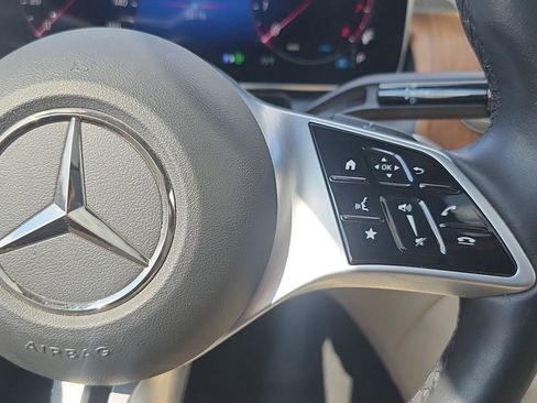 Used 2023 Mercedes-Benz GLC 300 4MATIC image 13