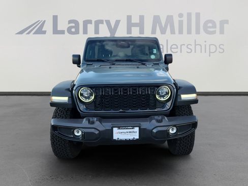 Used 2025 Jeep Wrangler Willys image 9