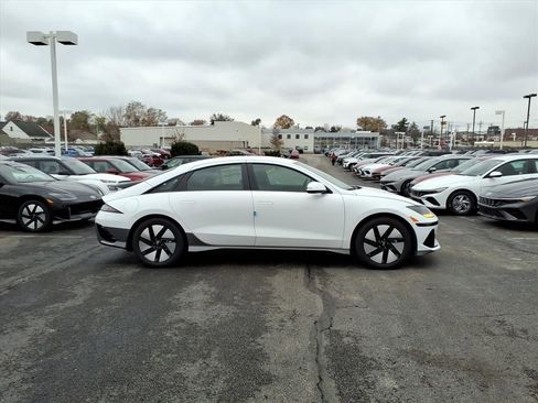 New 2025 Hyundai Ioniq 6 SE AWD/4WD image 2