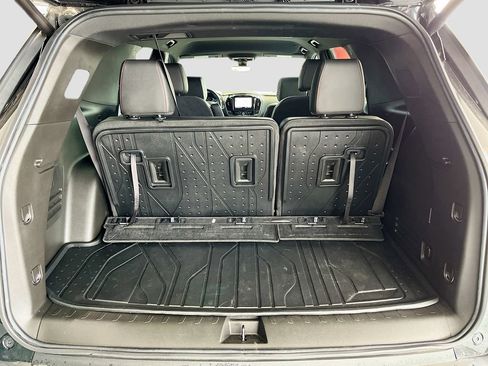 Used 2023 Chevrolet Traverse RS w/ LPO, Floor Liner Package FWD image 27