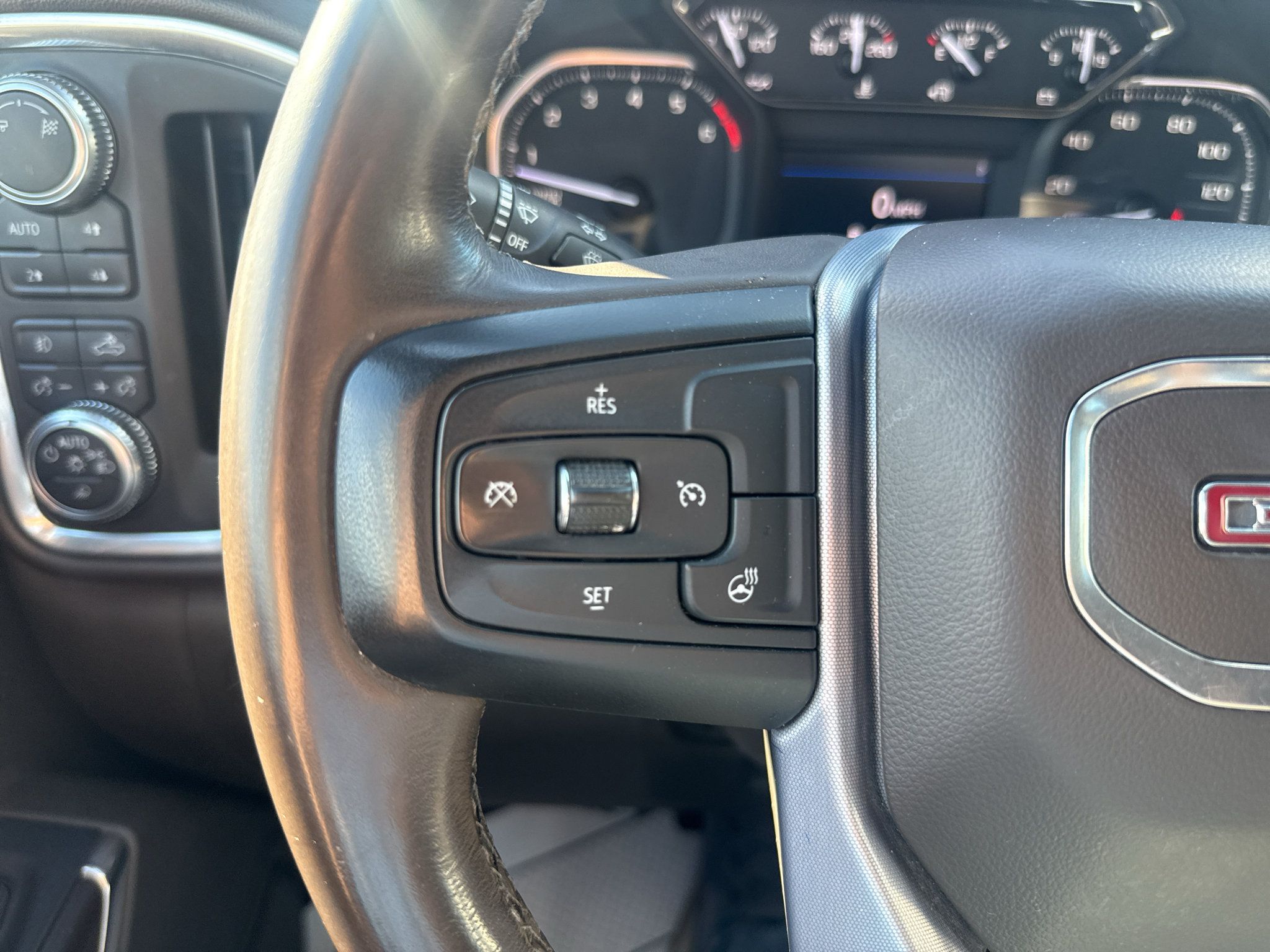 Used 2019 GMC Sierra 1500 SLT w/ SLT Convenience Package AWD/4WD image 26