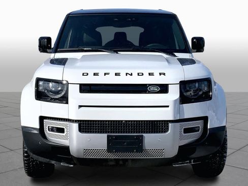 Used 2025 Land Rover Defender 110 S image 4