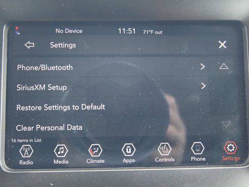 Used 2020 Jeep Cherokee Latitude w/ Cold Weather Group AWD/4WD image 34