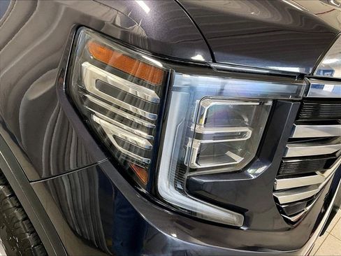 Used 2023 GMC Sierra 1500 SLT w/ SLT Premium Package AWD/4WD image 33