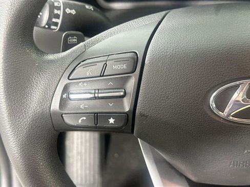 Used 2023 Hyundai Kona SE image 21