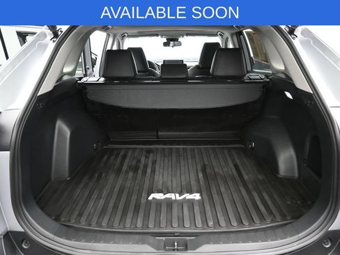 Used 2022 Toyota RAV4 XLE Premium AWD/4WD image 31