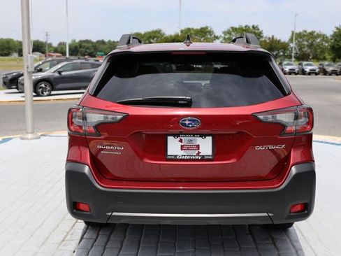Certified 2025 Subaru Outback Premium AWD/4WD image 4