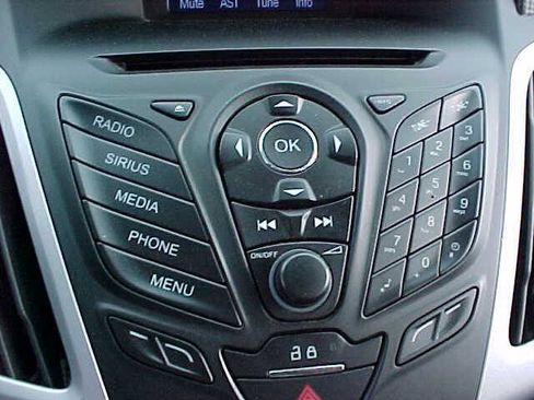 Used 2013 Ford Focus SE FWD image 21