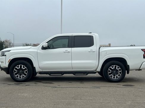 Used 2022 Nissan Frontier SV image 9