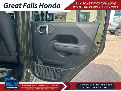 Used 2022 Jeep Gladiator Sport AWD/4WD image 30
