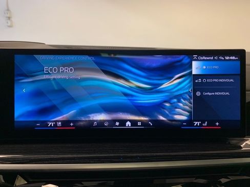 Used 2024 BMW X7 M60i AWD/4WD image 40