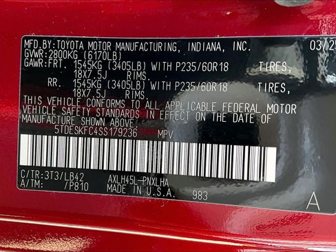 Used 2025 Toyota Sienna Platinum AWD/4WD image 35