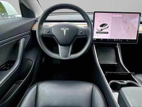 Used 2019 Tesla Model 3 Standard Range Plus RWD image 6