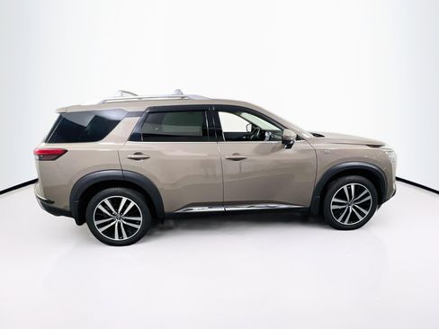Used 2023 Nissan Pathfinder Platinum AWD/4WD image 4